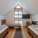 Petra Vendeghaz Guest house Szekszard