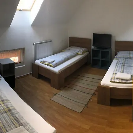Petra Vendeghaz Guest house Szekszard