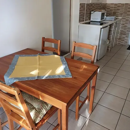 Petra Vendeghaz 3* Szekszárd
