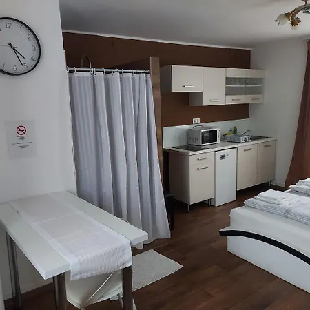 Petra Vendeghaz Guest house *