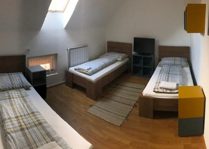 Petra Vendeghaz Πανσιόν Szekszárd