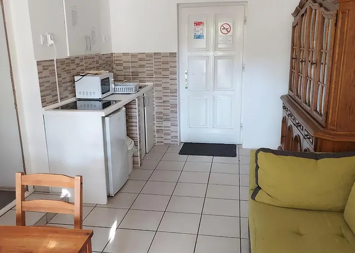 Petra Vendeghaz 3* Szekszárd